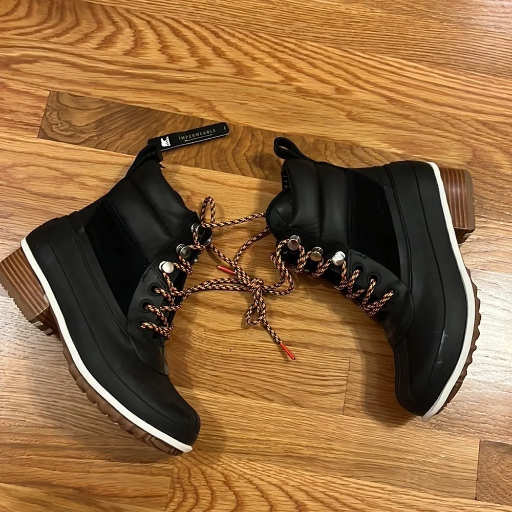 NWT Sorel Slimpack lll Waterproof Hiker Boot Black size 7